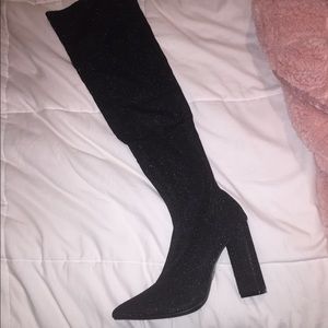 Knee high point toe heel with glitter